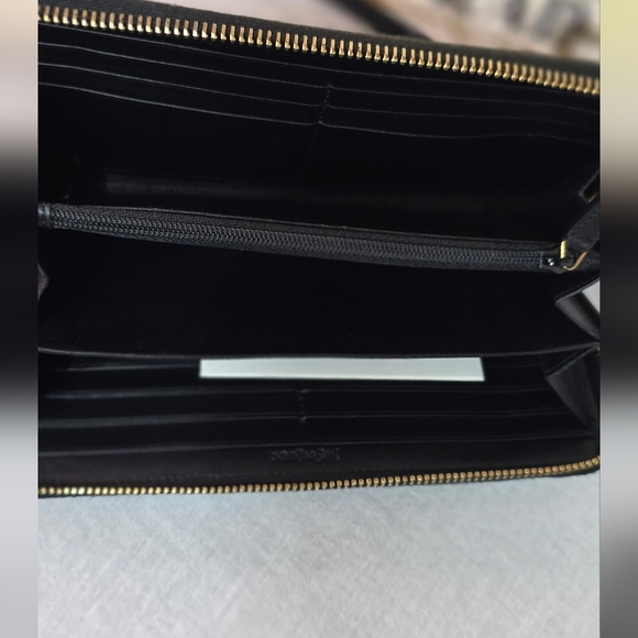 Yves Saint Laurent Patent Leather Wallet with COA - Picture 7 of 15